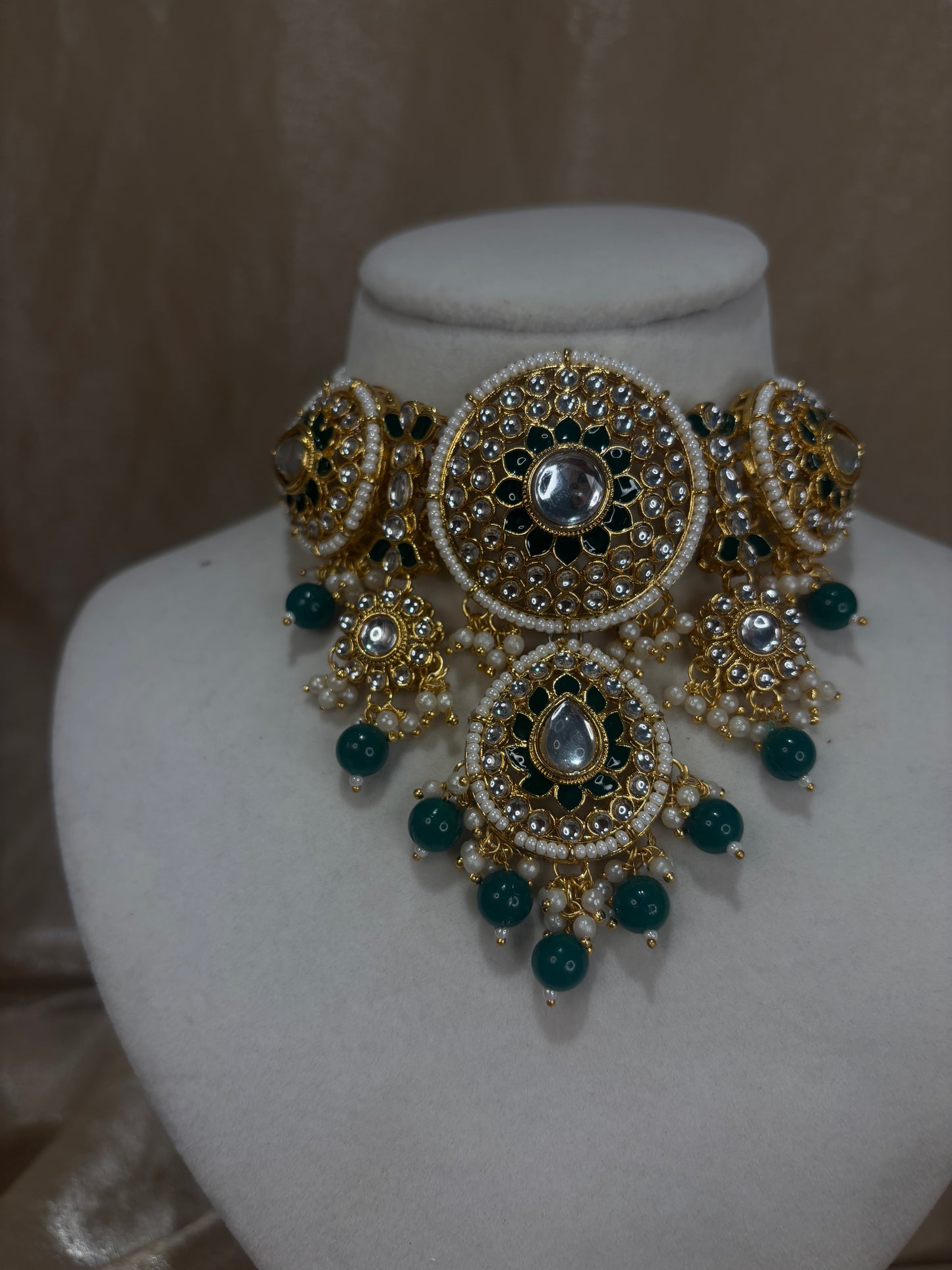 Emerald green choker set