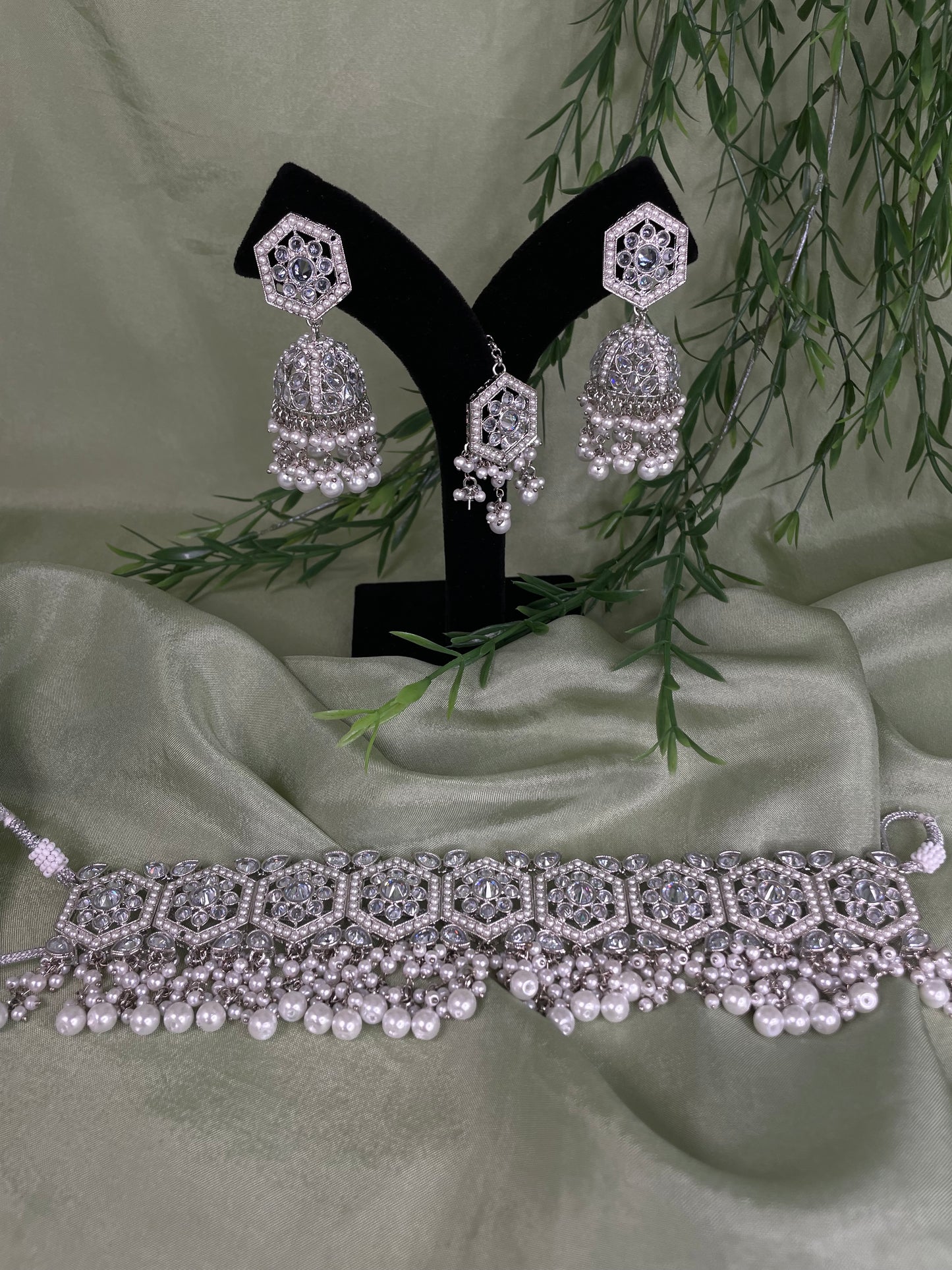 Silver choker set