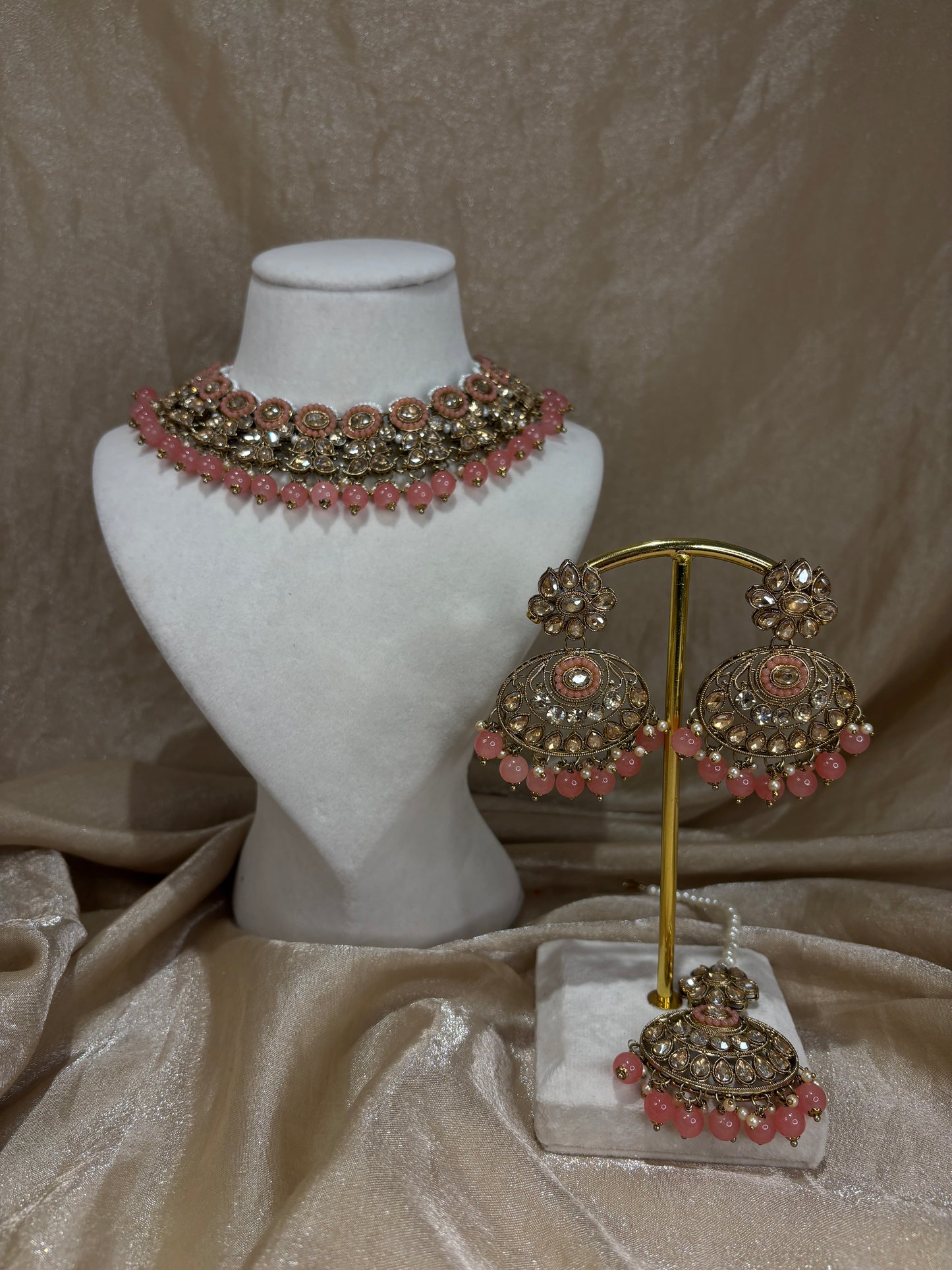Peach/pink necklace set