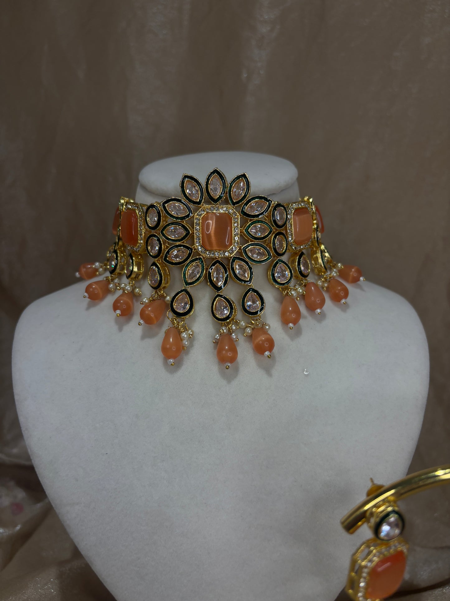 Orange choker set