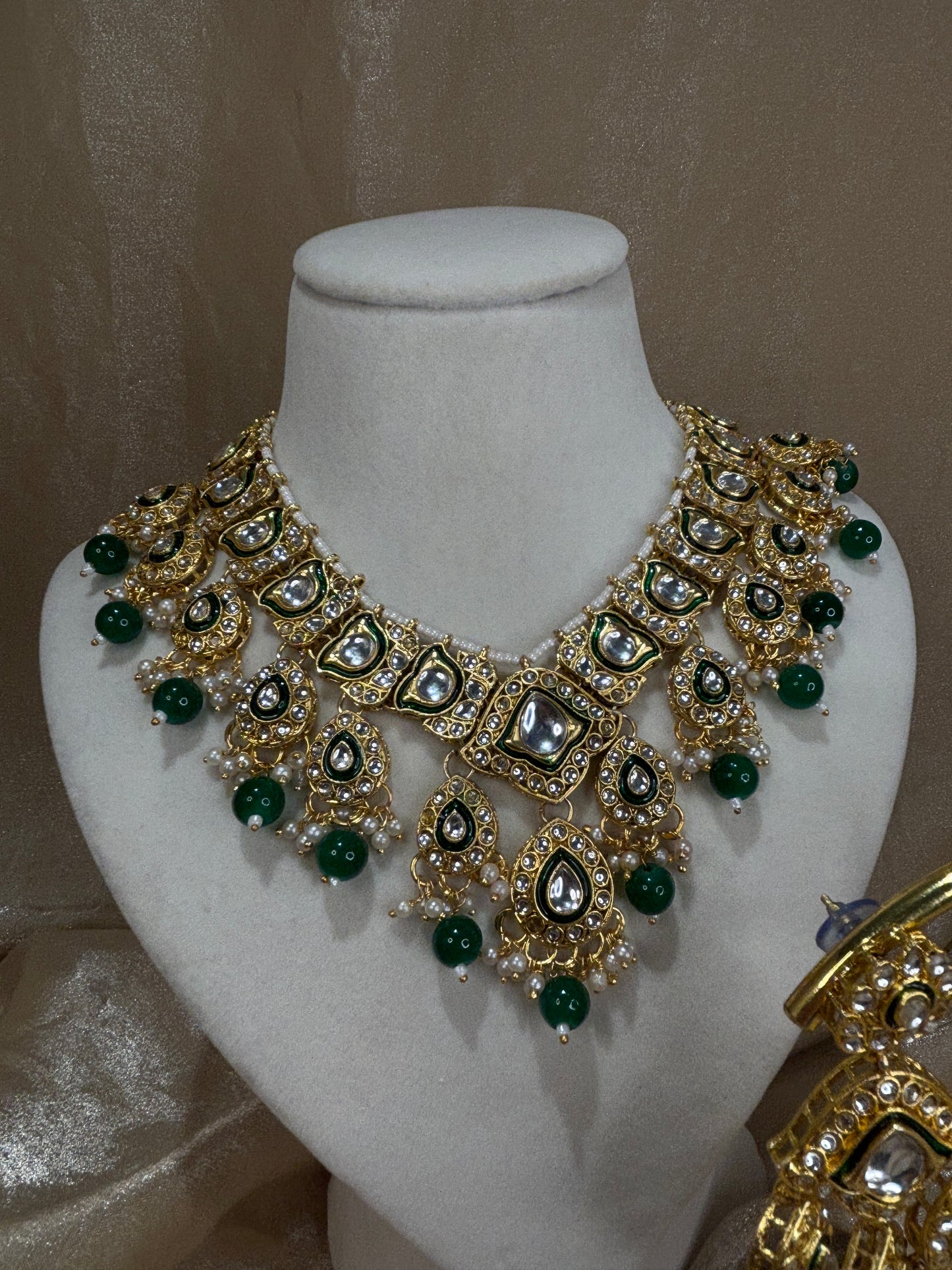 Emerald green kundan necklace set