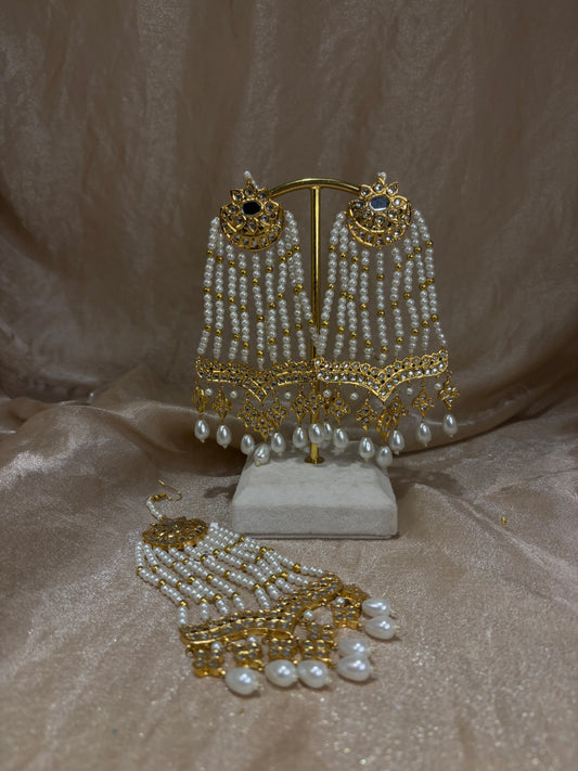 Gold thappa kundan earring/tikka set