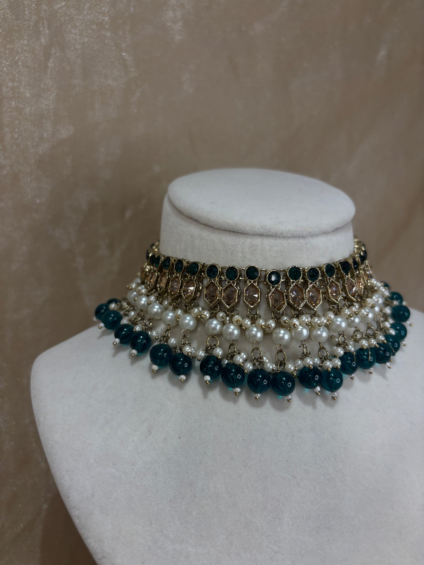 Emerald green choker set