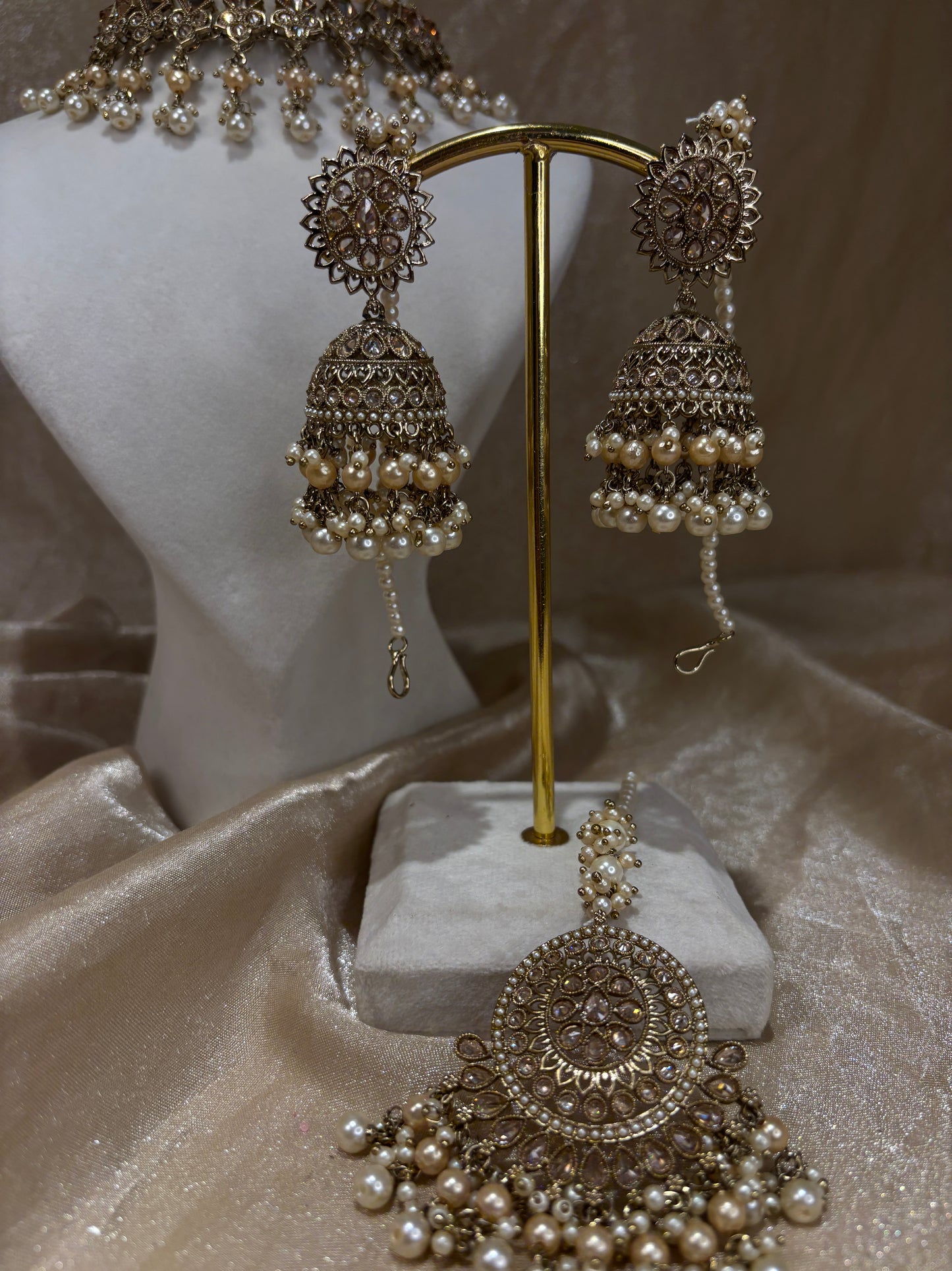 Gold choker set
