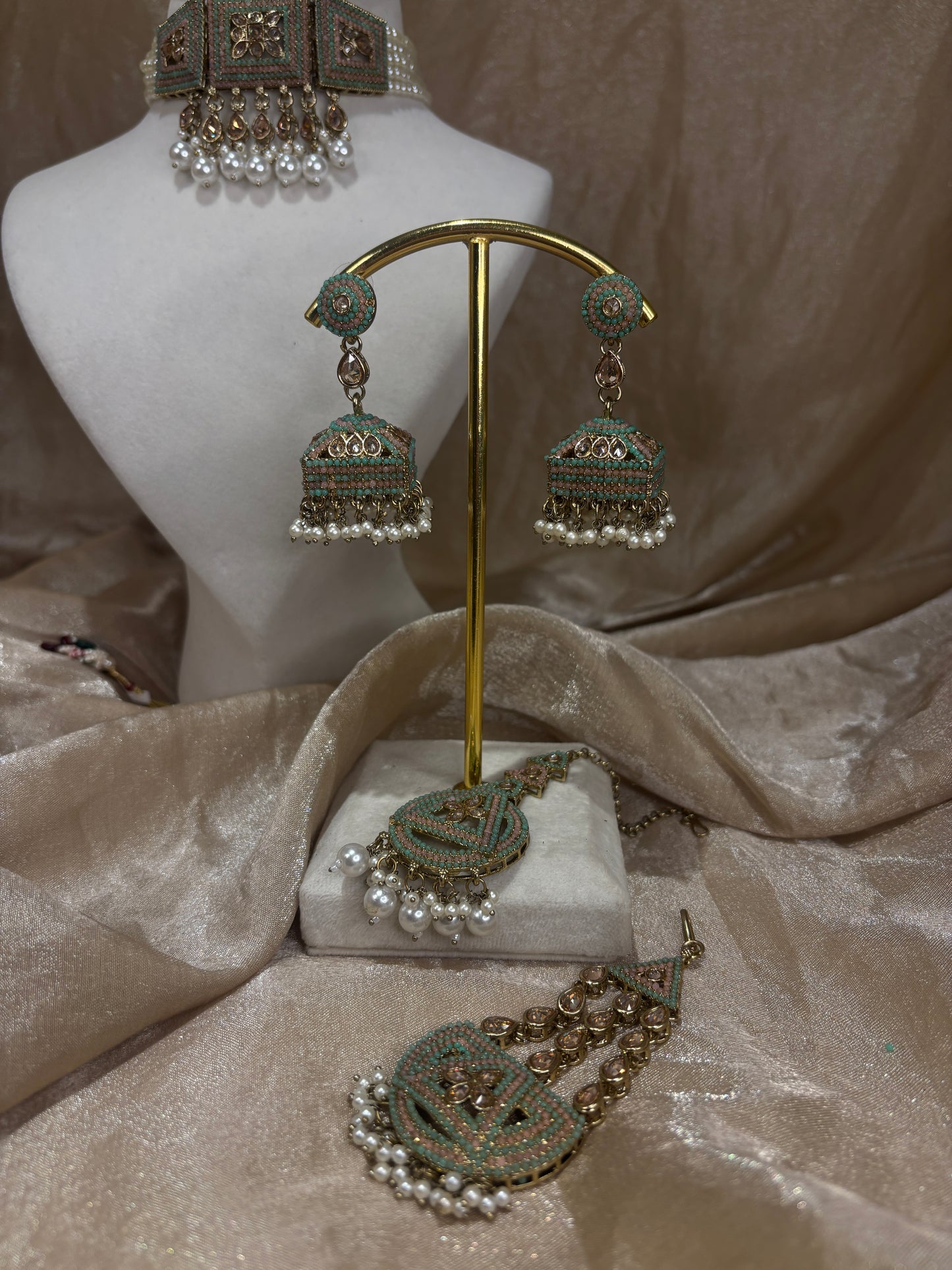 Mint/pink choker set