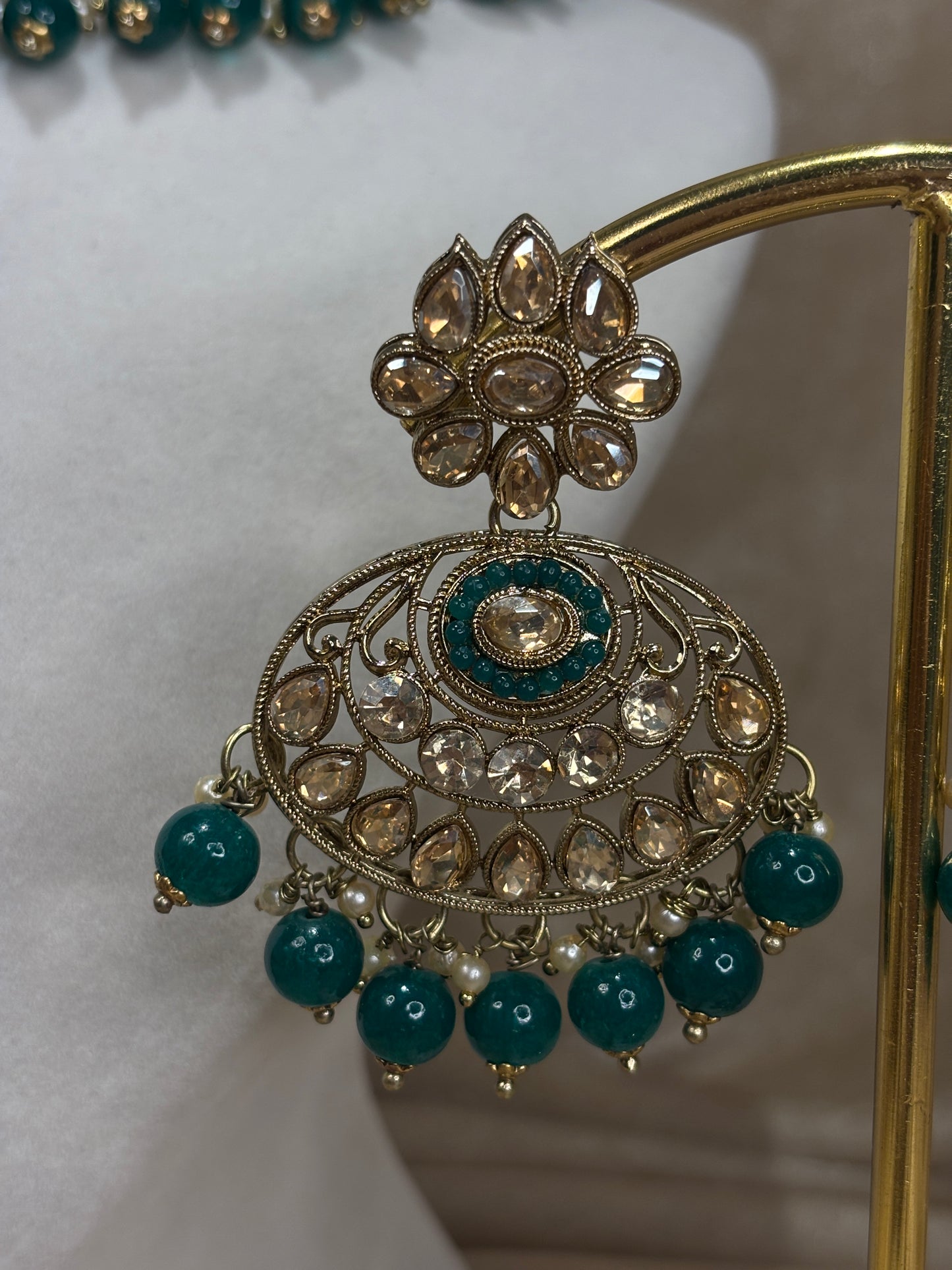 Emearld green necklace set