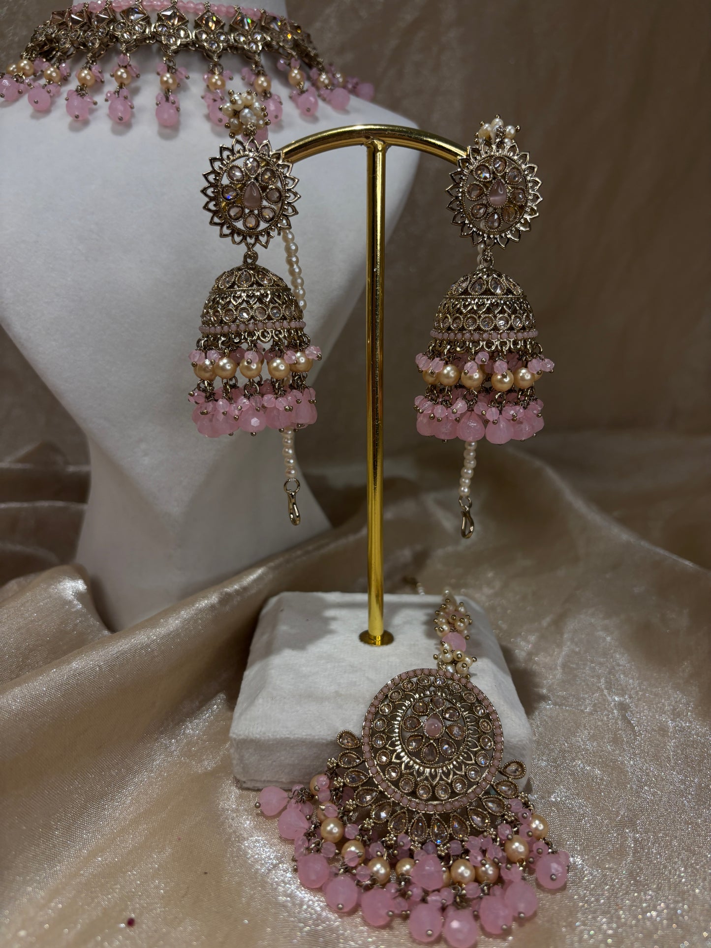 Baby pink choker set