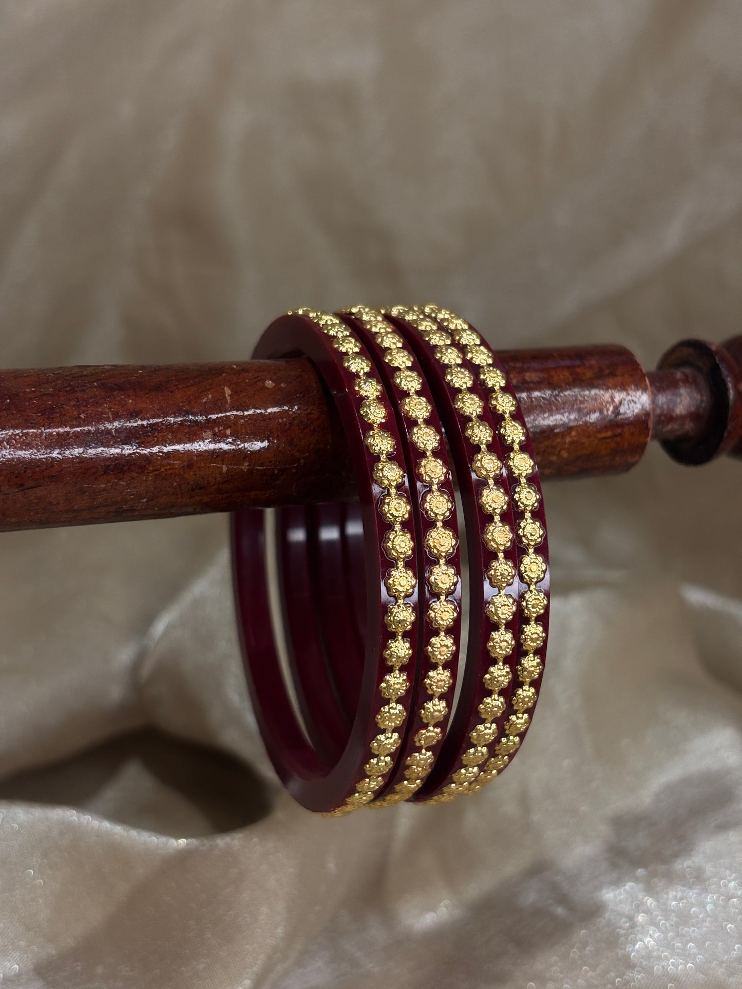 Gold accent choora bangle