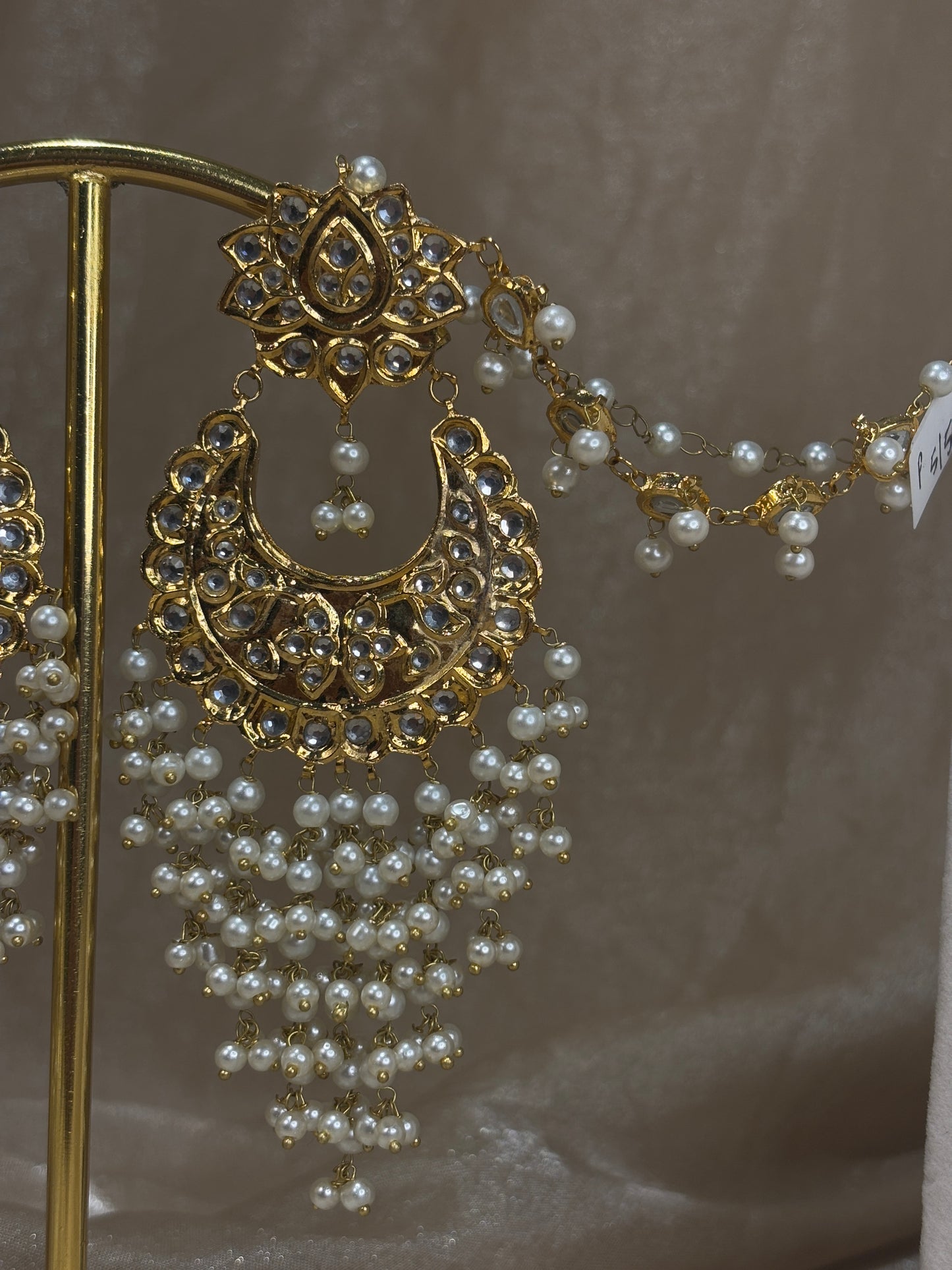 Gold thappa kundan earring/tikka set