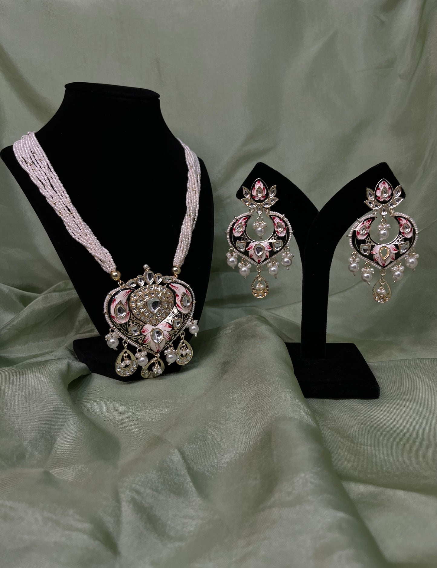 Black long necklace set