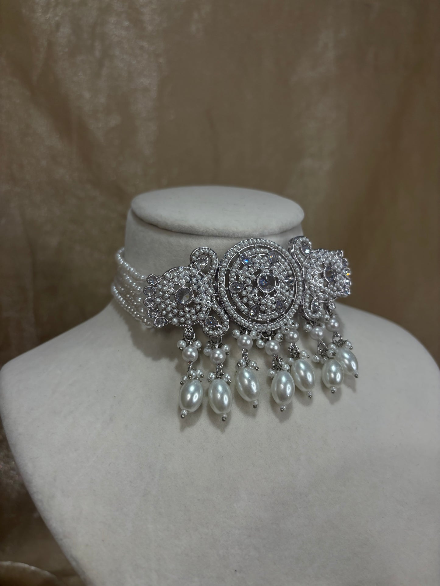 Silver choker set