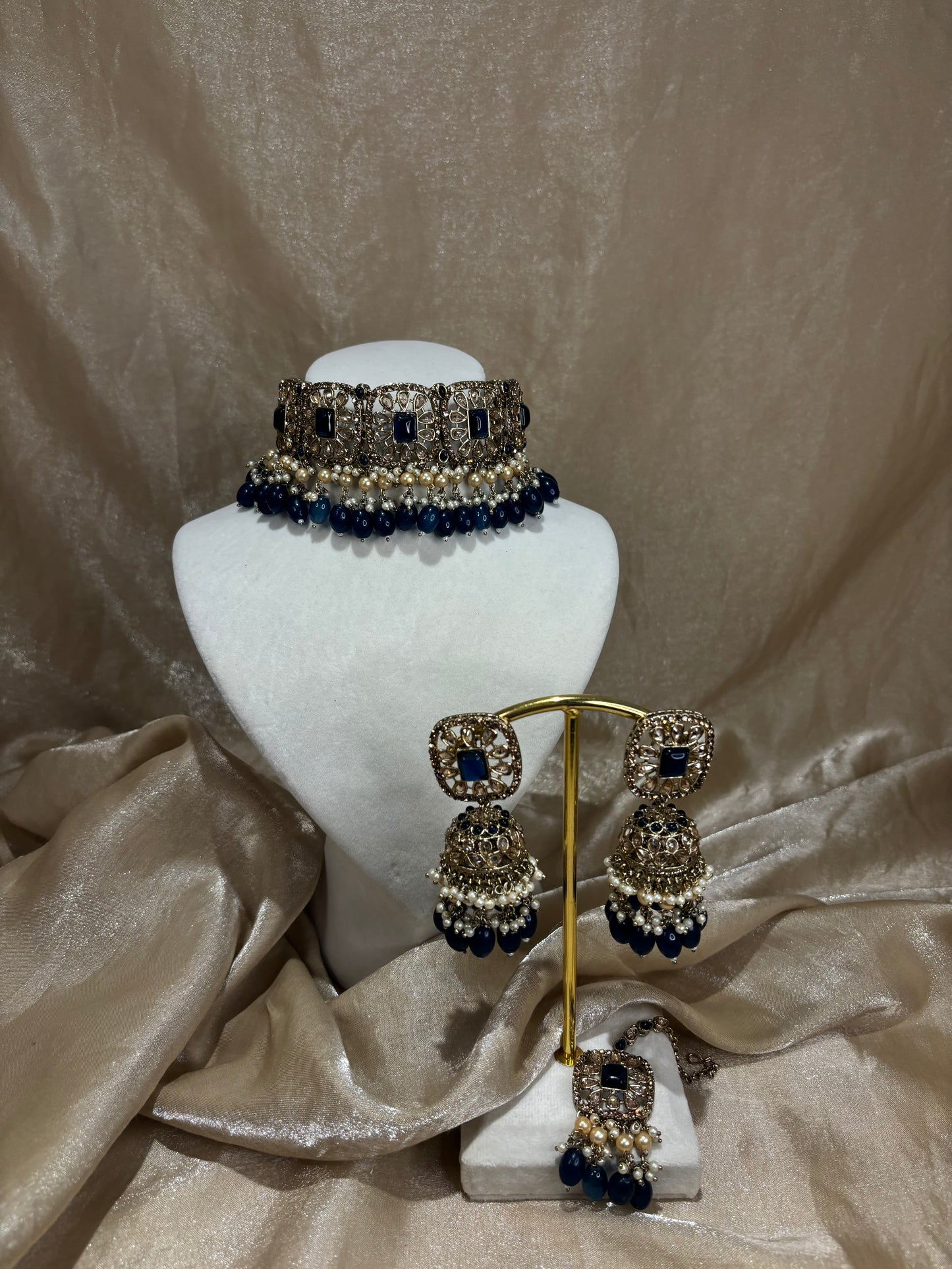 Navy blue choker set