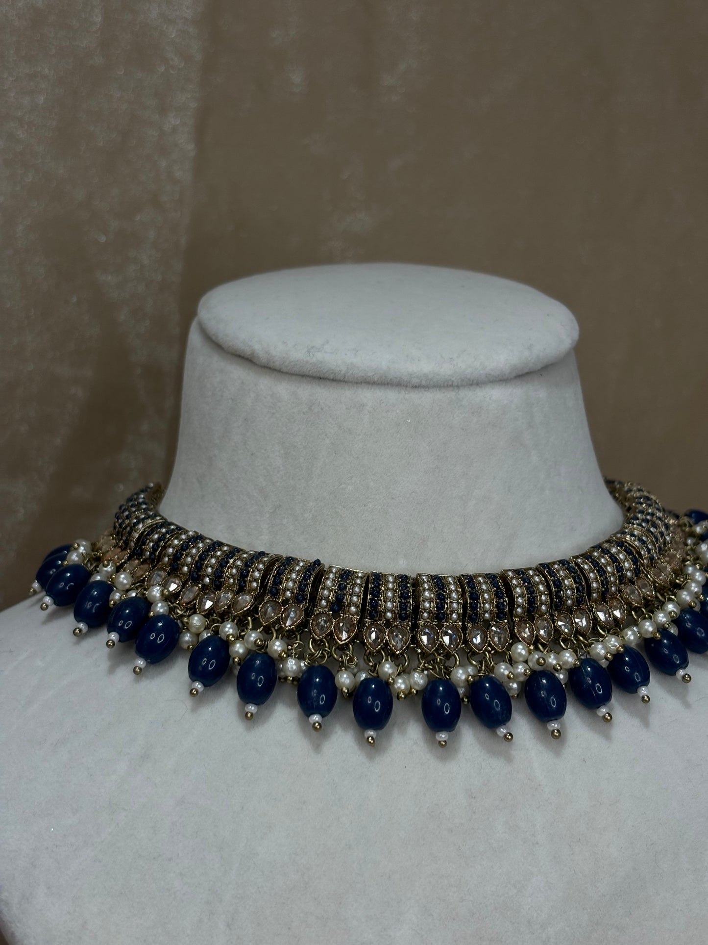 Royal blue necklace set