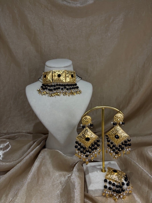 Black jadau choker set