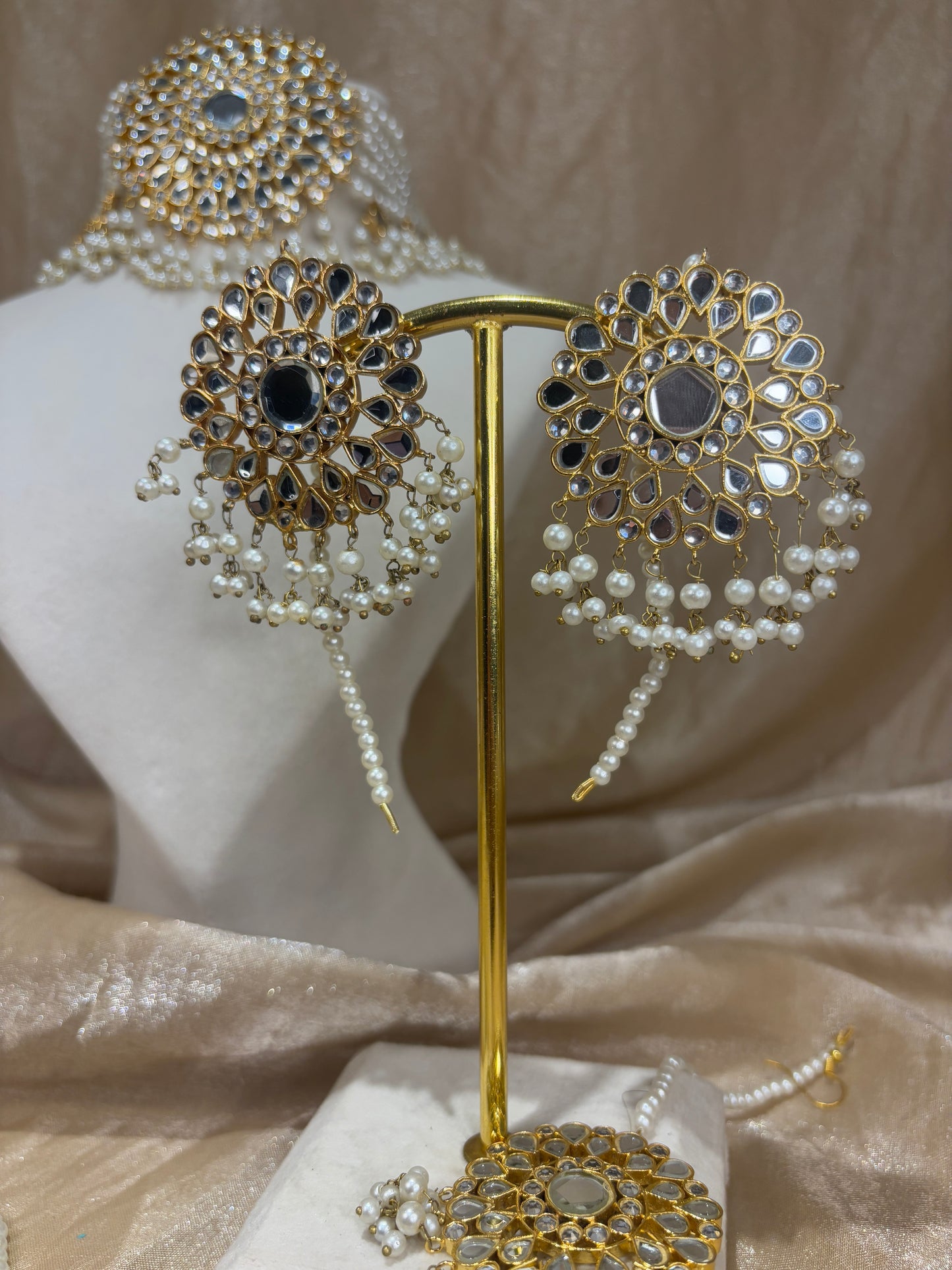 Gold farshi kundan set