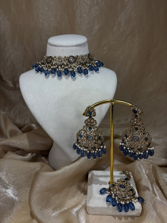 Blue choker set