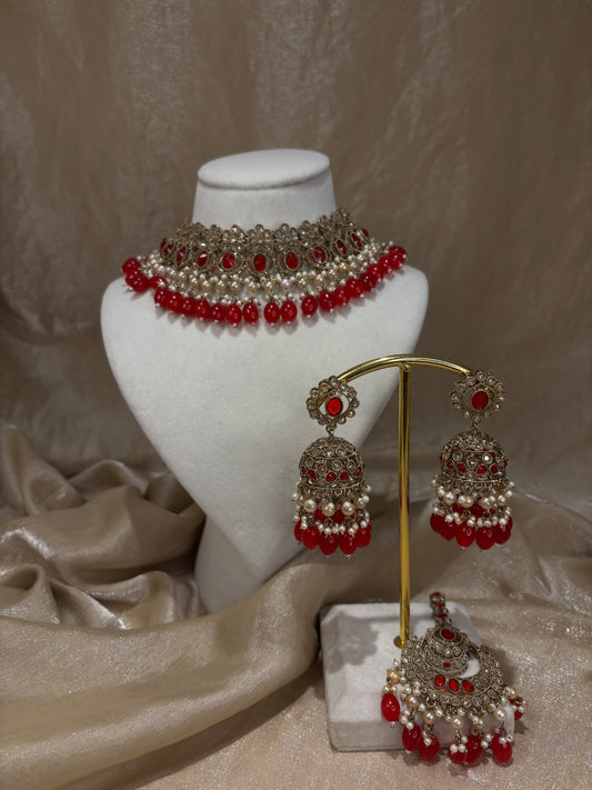Red choker set