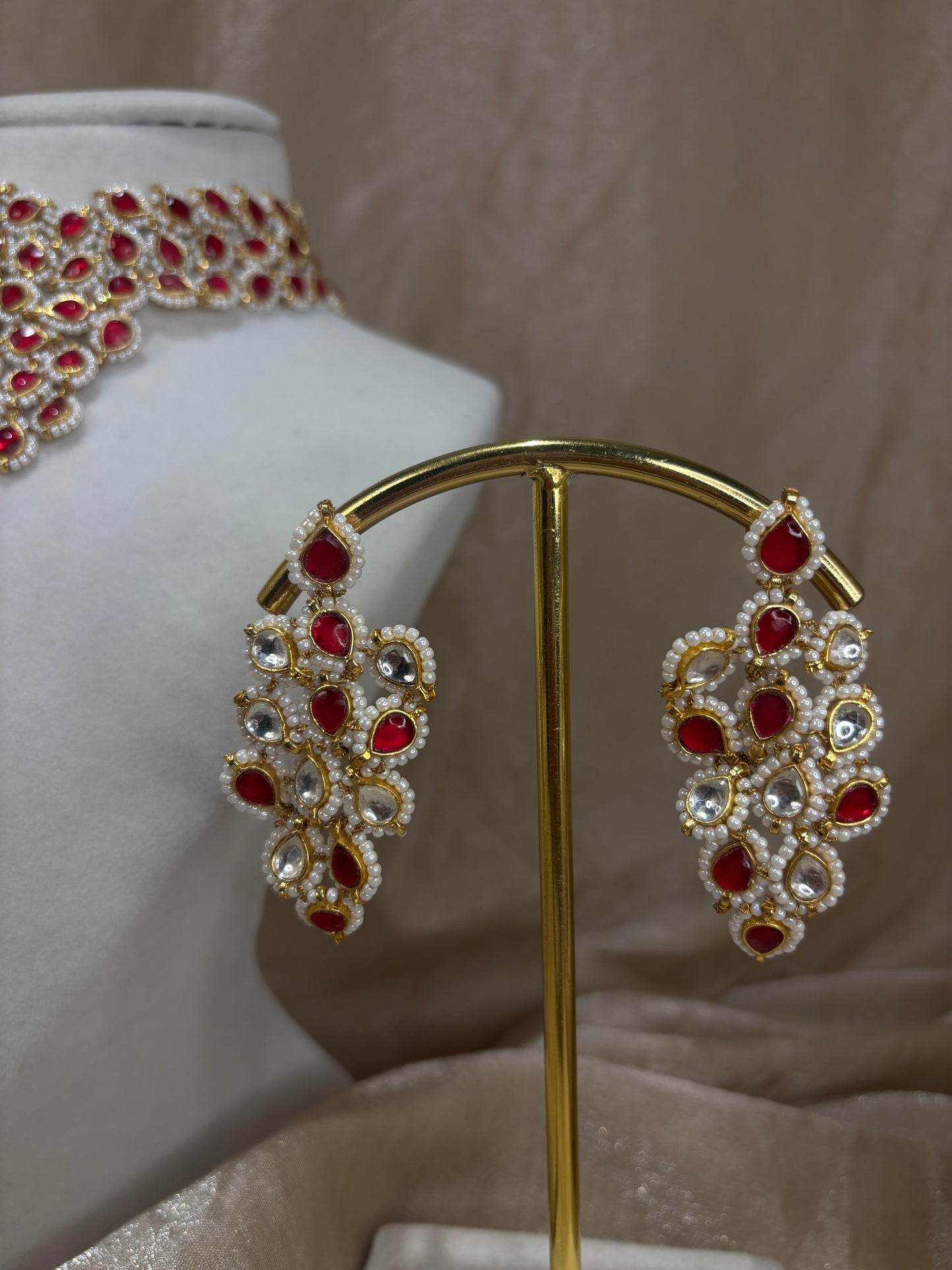 Red choker set