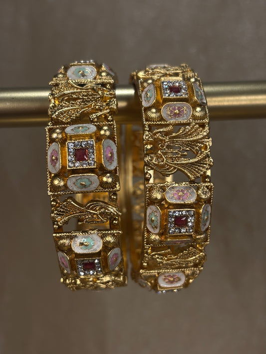 Raja/rani kare with meenakari