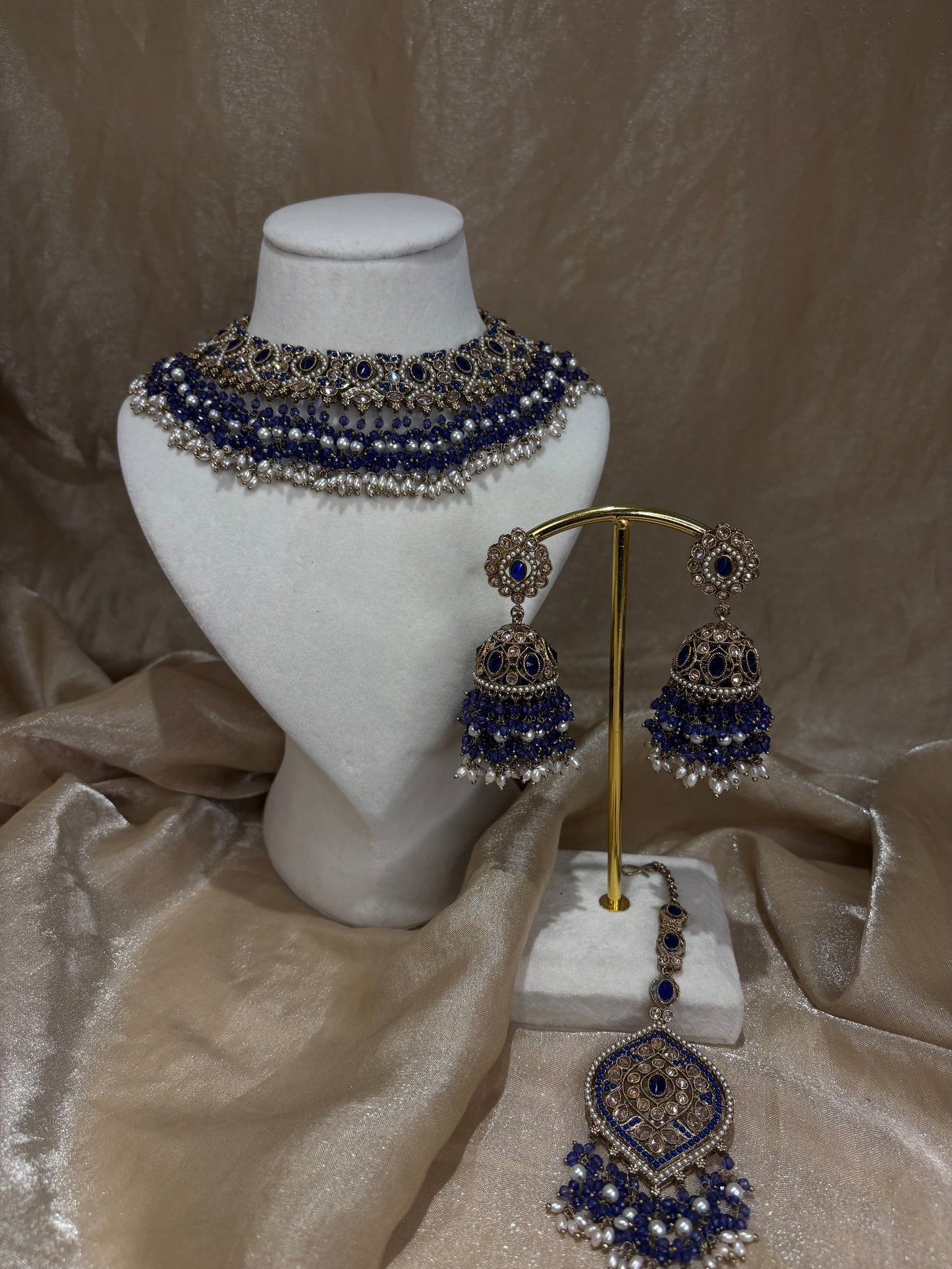 Royal blue necklace set
