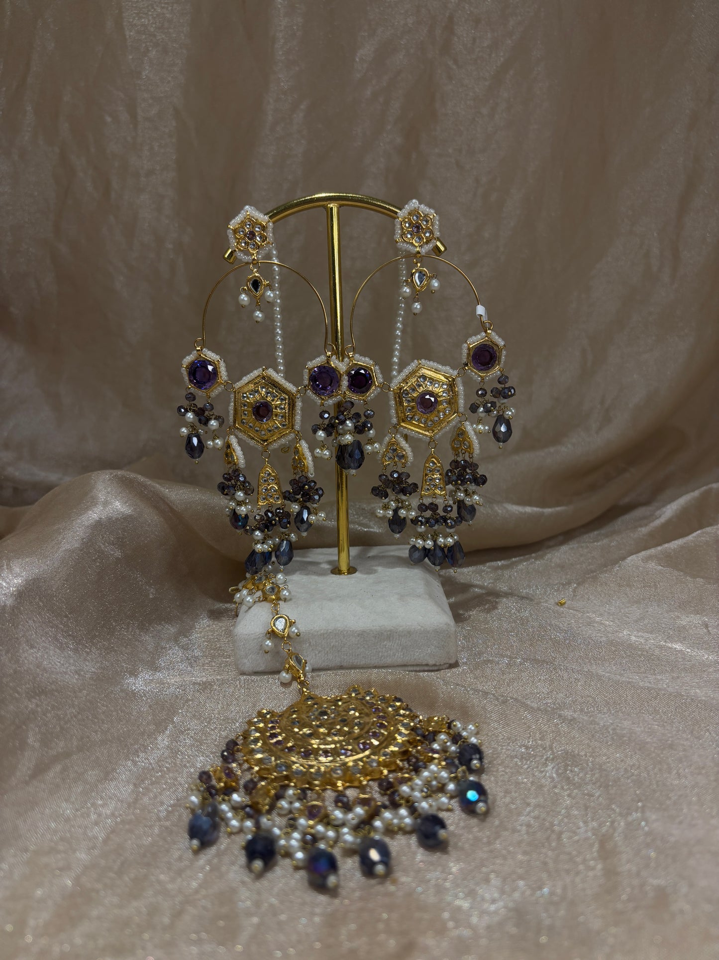 Lavender thappa kundan earring/tikka set