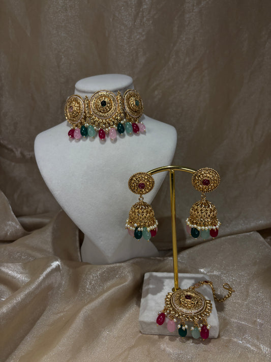 Multi-colour antique gold choker set