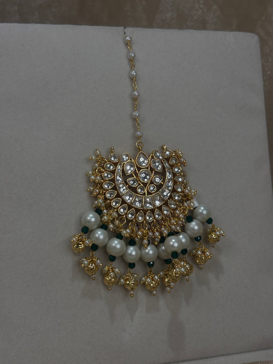 Emerald green tikka