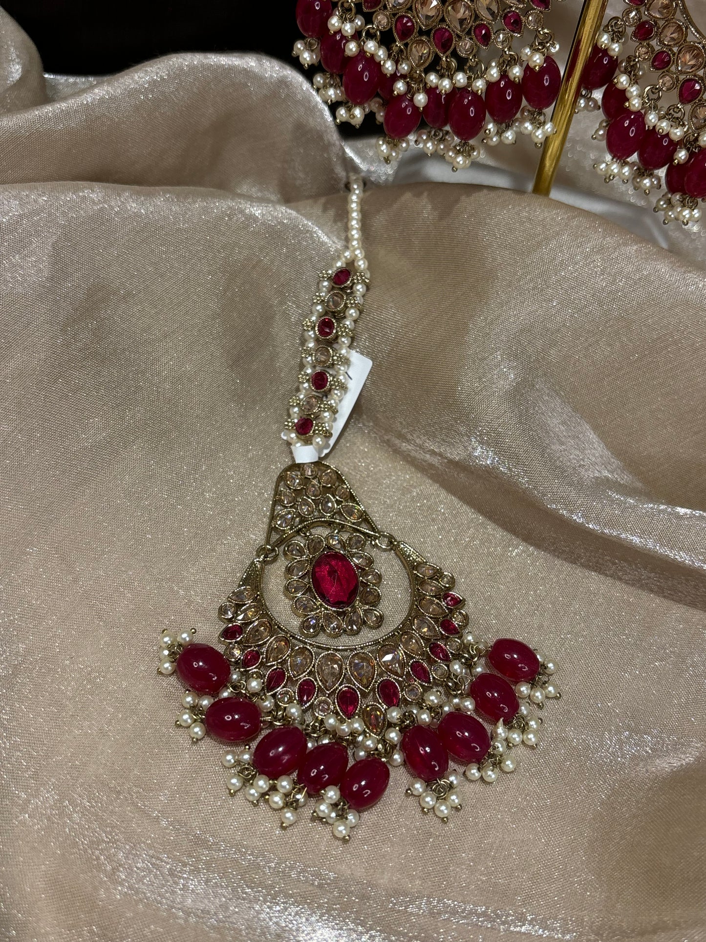 Hot pink earring/tikka set