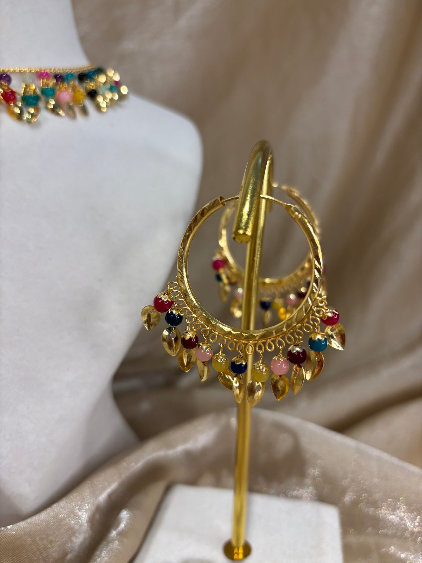 Small multi-colour jadau necklace set
