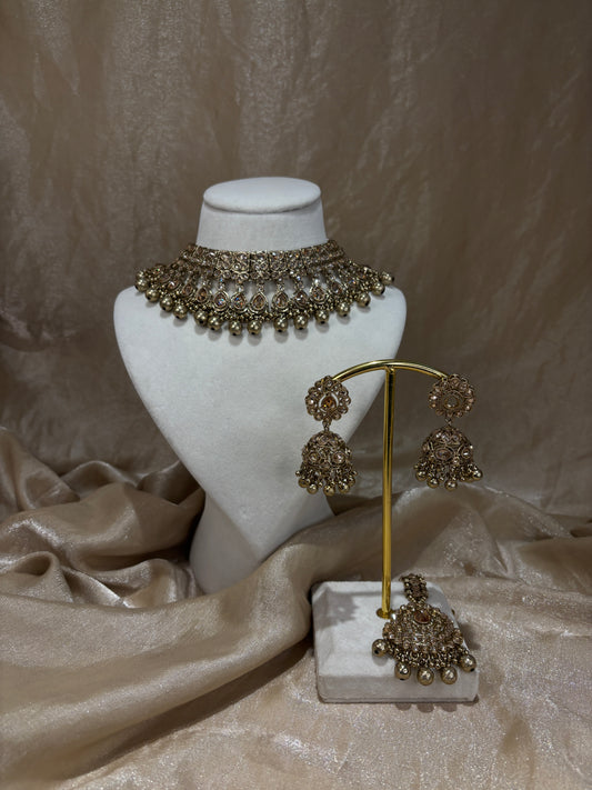 Metal gold necklace set