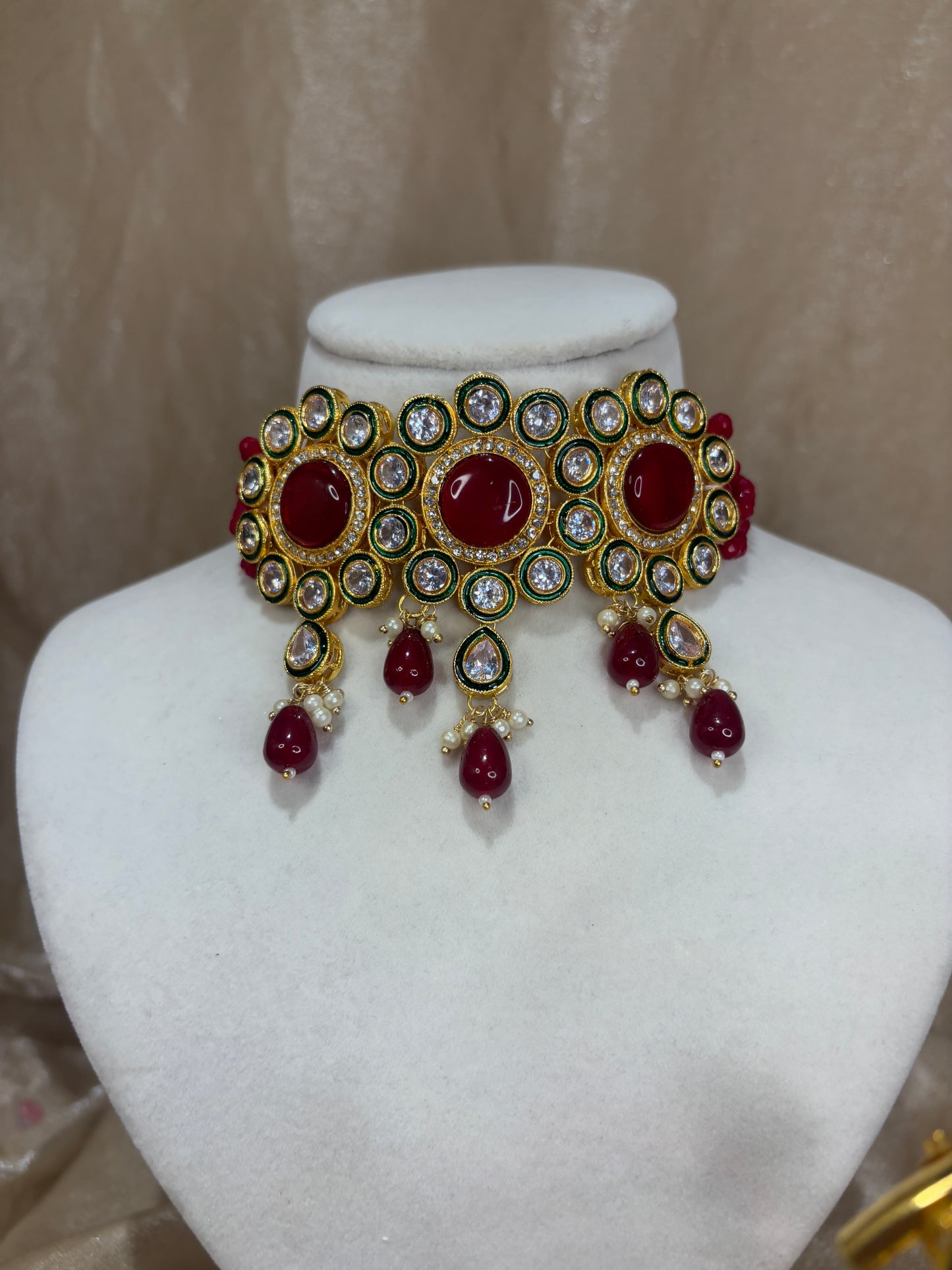 Maroon choker set