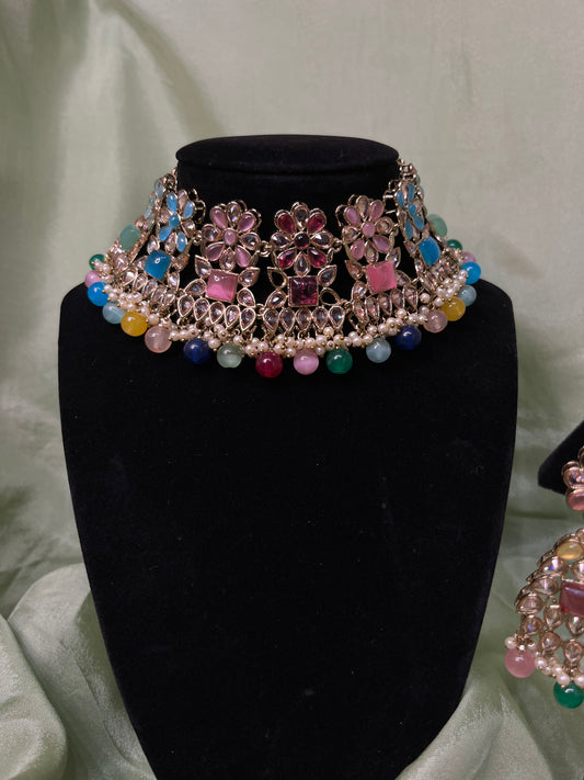 Multi-colour choker set