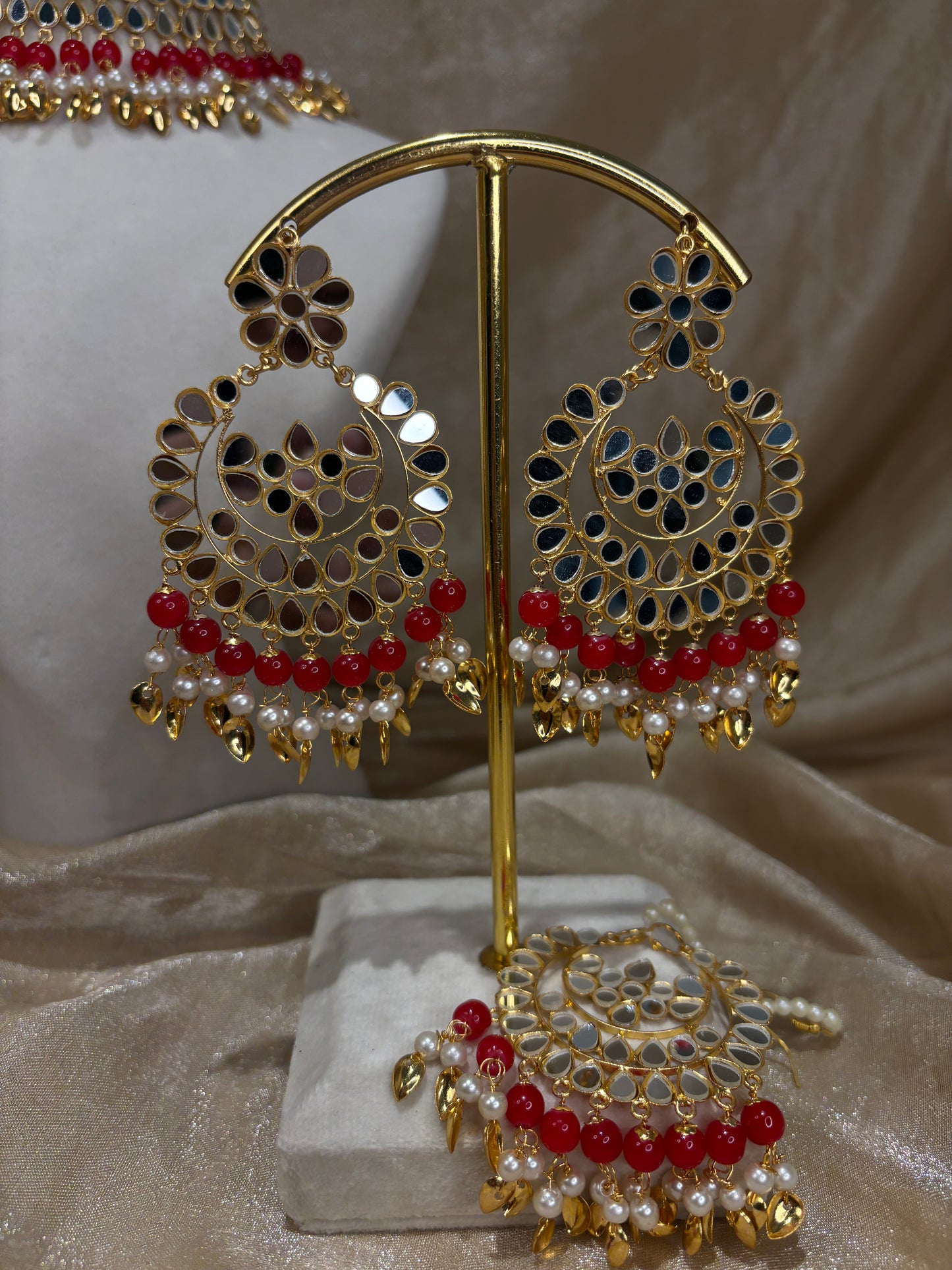 Red mirror work choker set