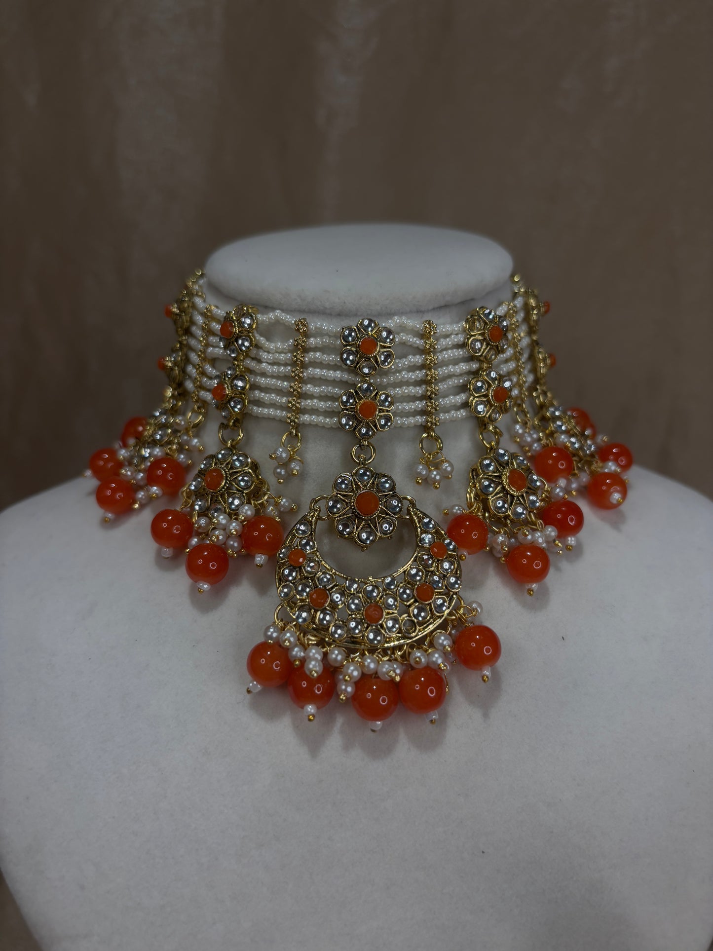 Orange choker set
