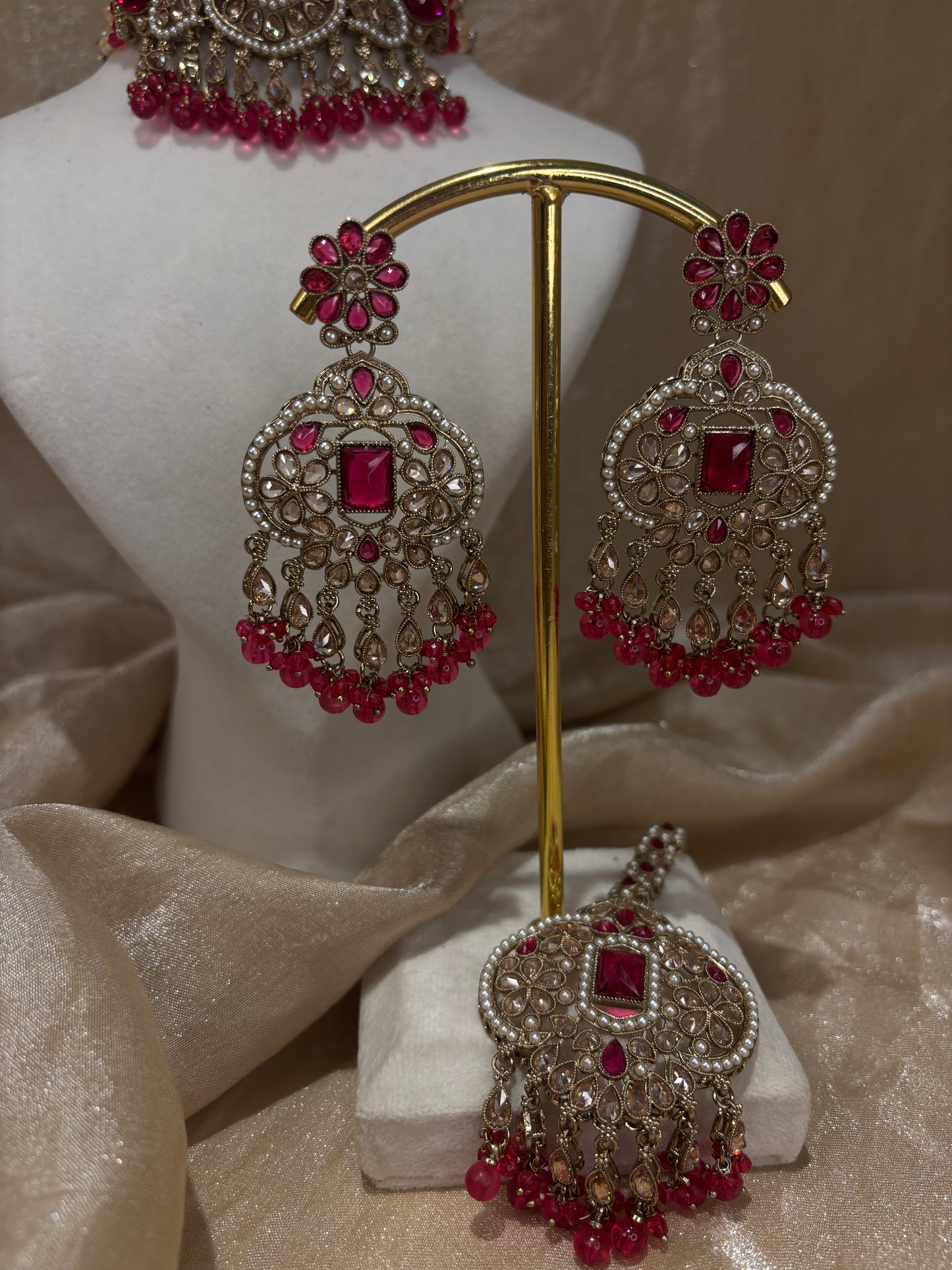 Hot pink choker set