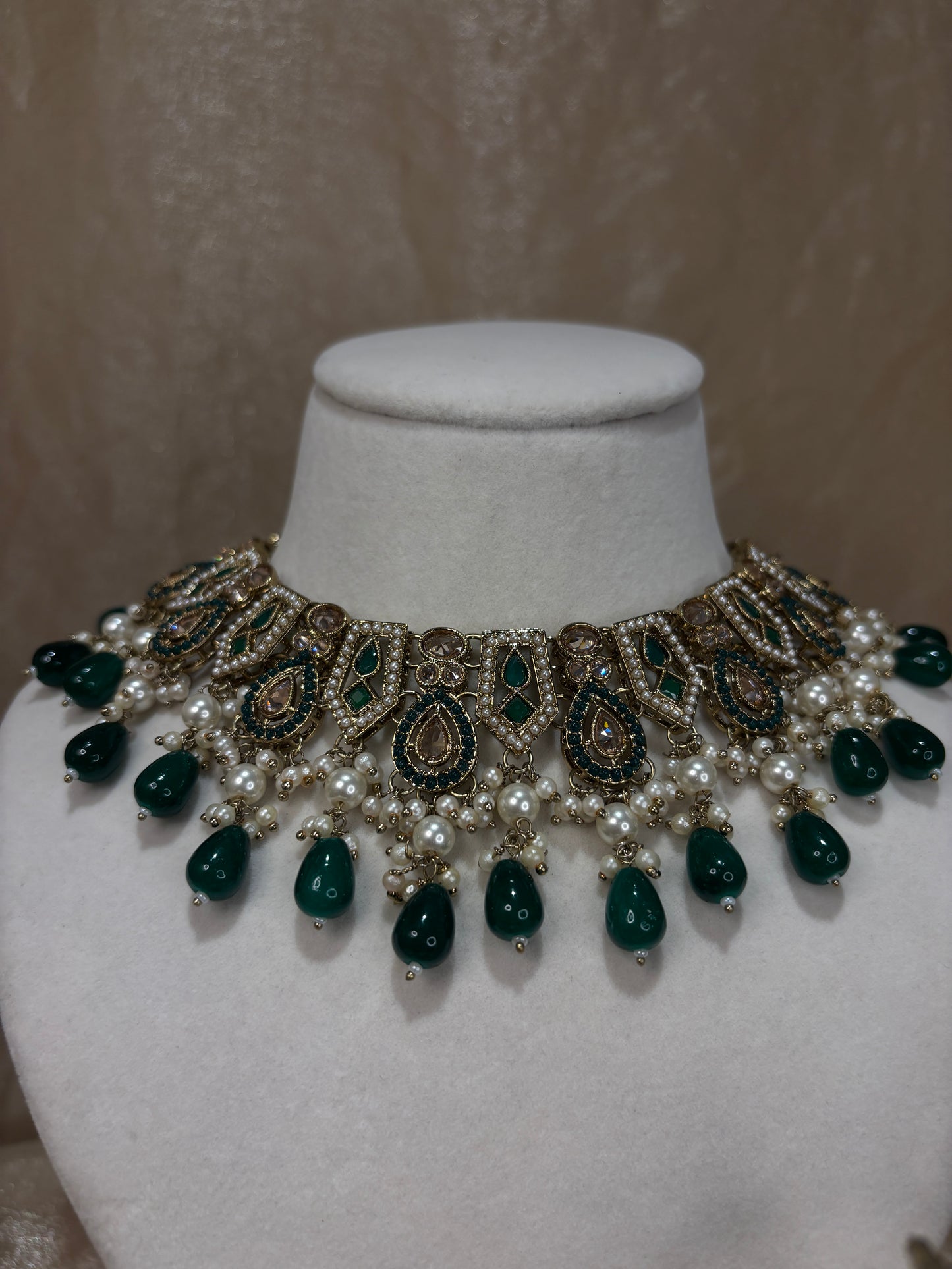 Emearld green choker set