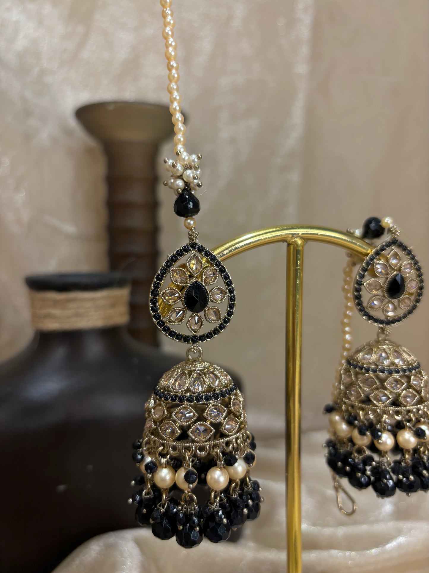 Black earring/tikka set