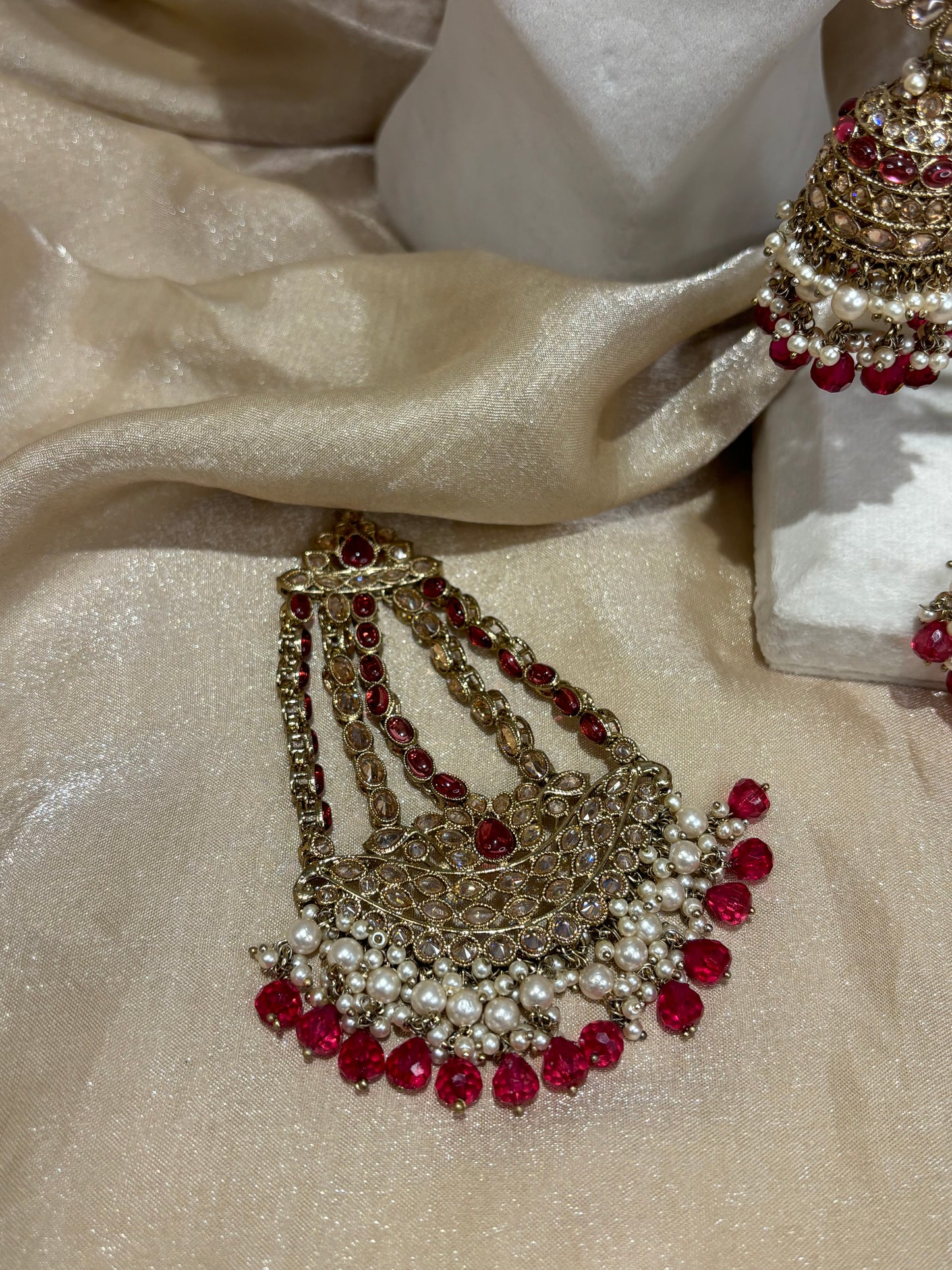 Hot pink necklace set