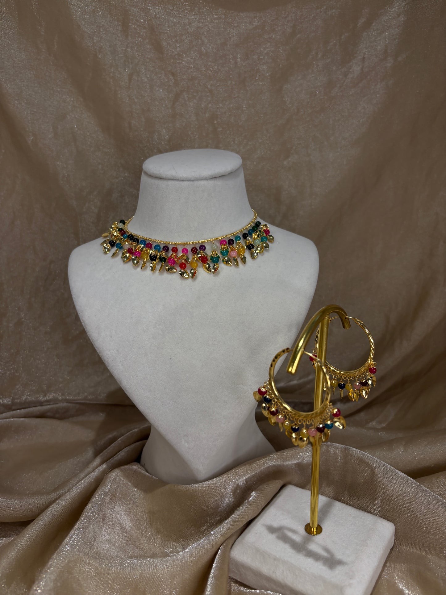 Small multi-colour jadau necklace set