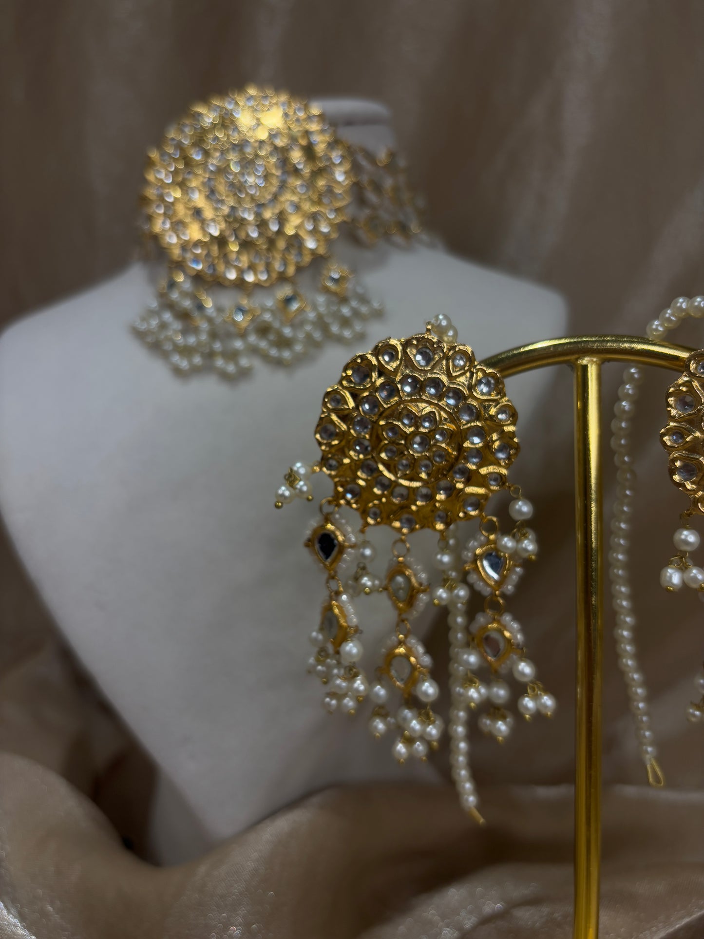 Gold thappa kundan set