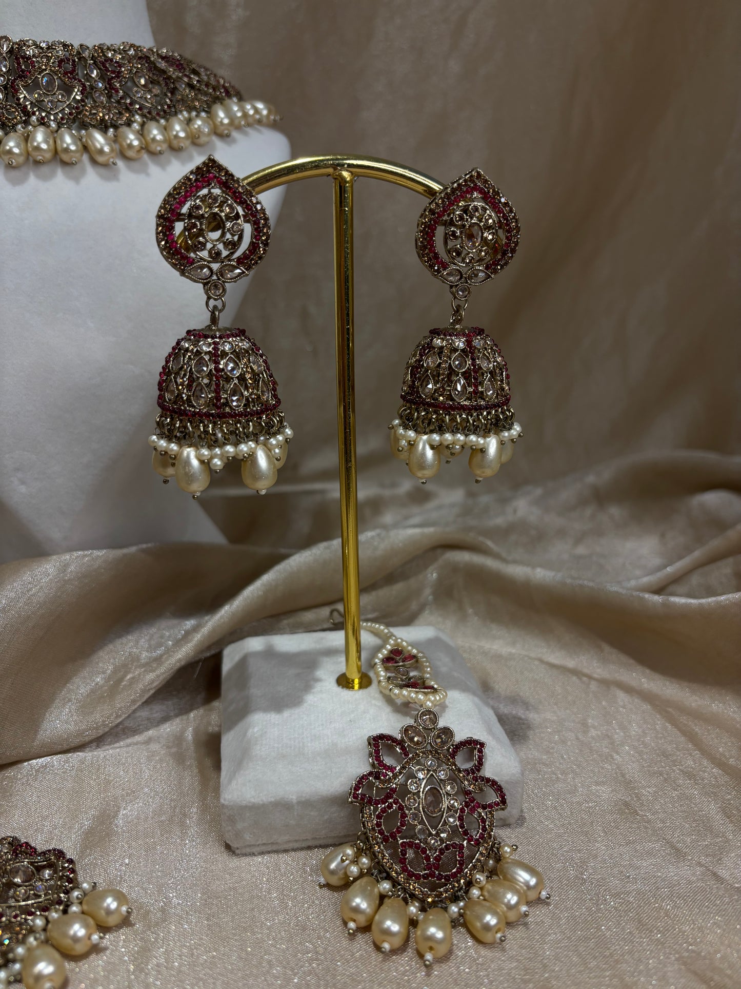 Maroon necklace set