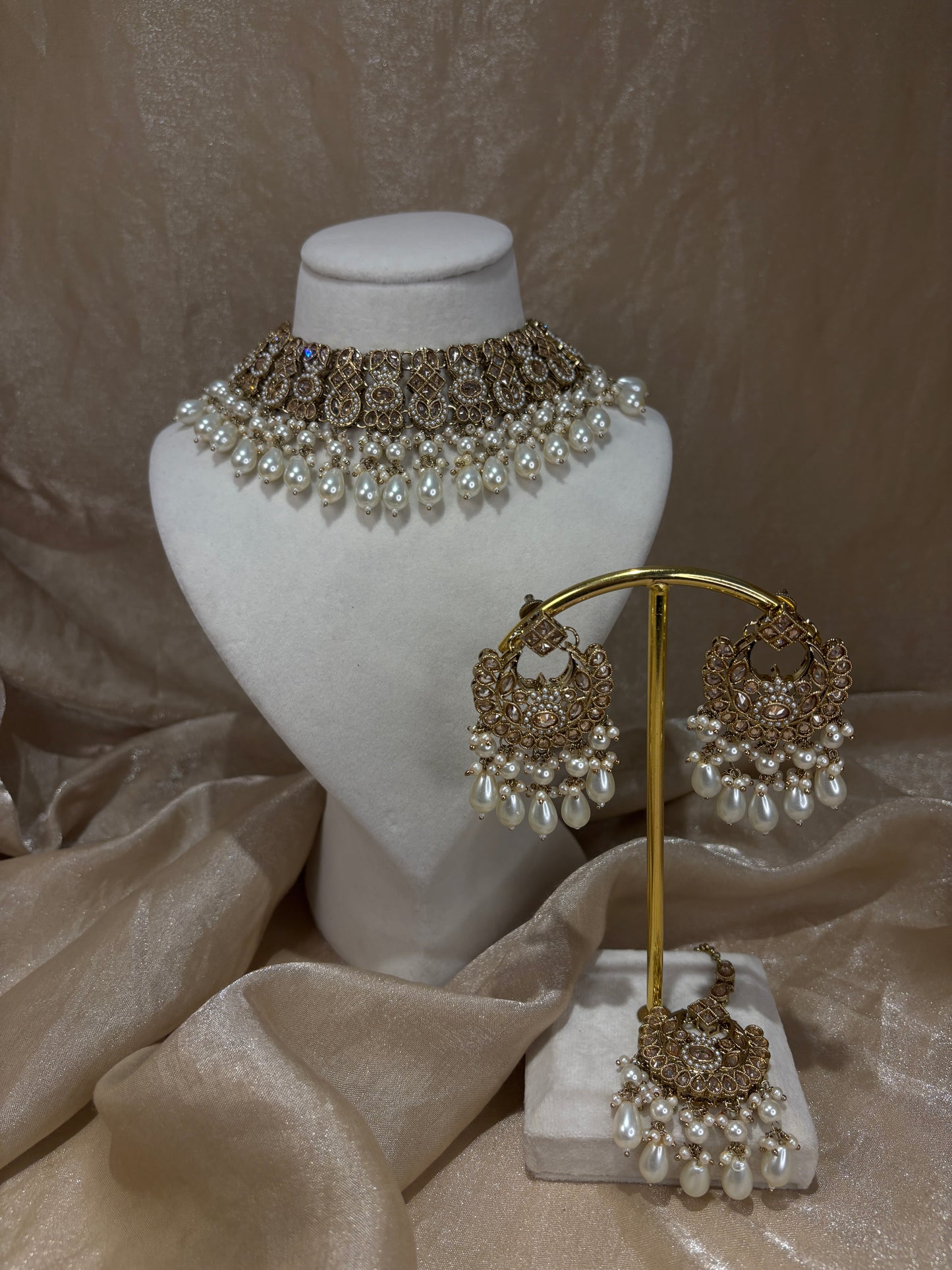 Gold choker set