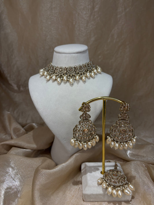 Gold choker set