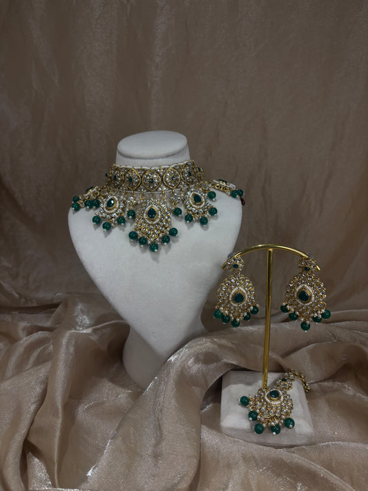 Emerald green choker set