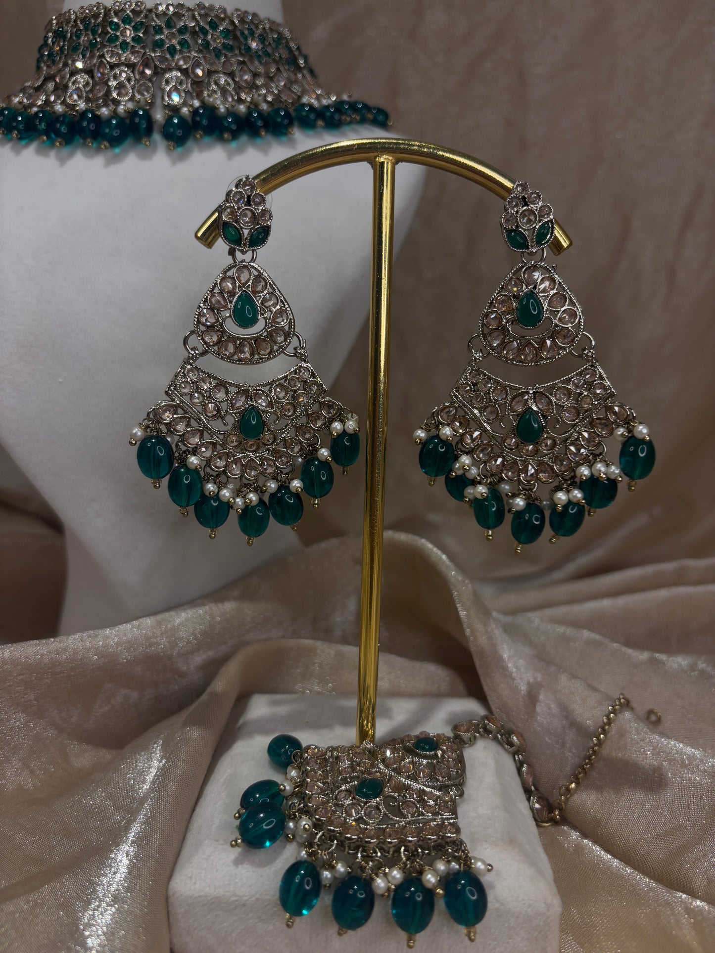 Emearld green choker set