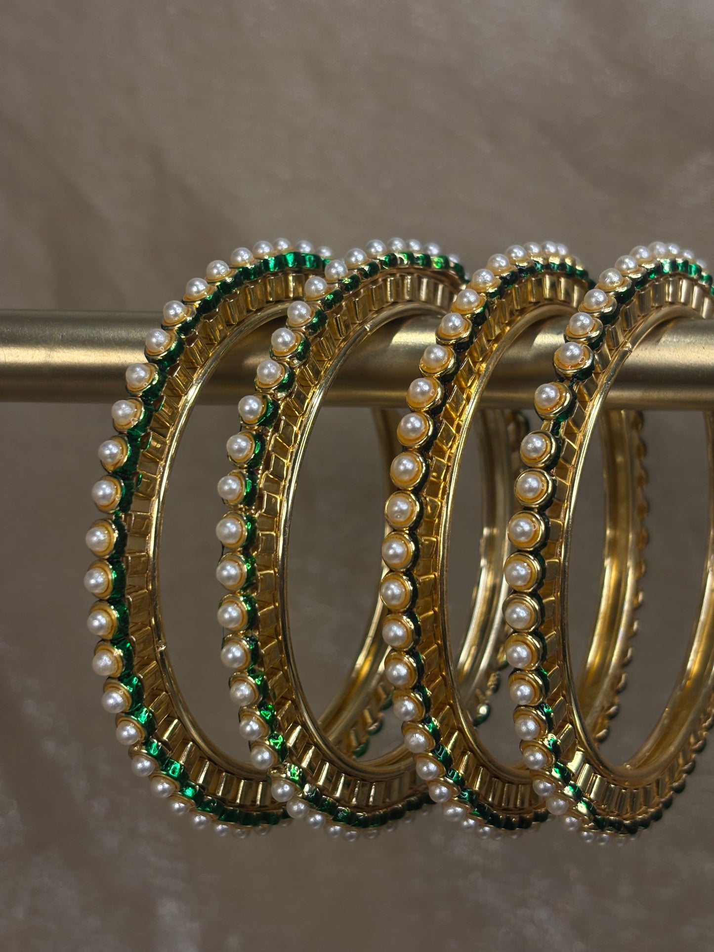 Yellow gold pearl kare
