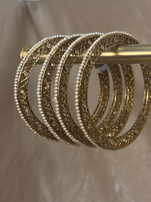 Pearl detail kare