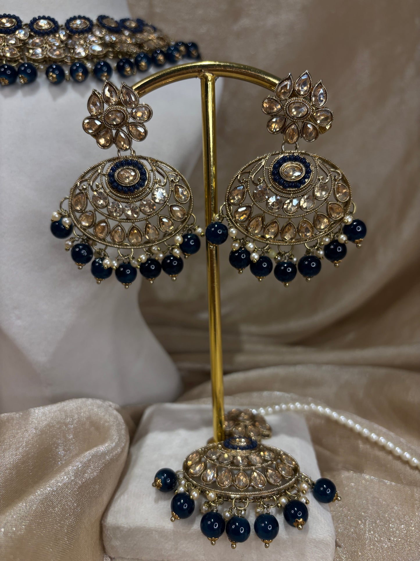 Navy blue necklace set