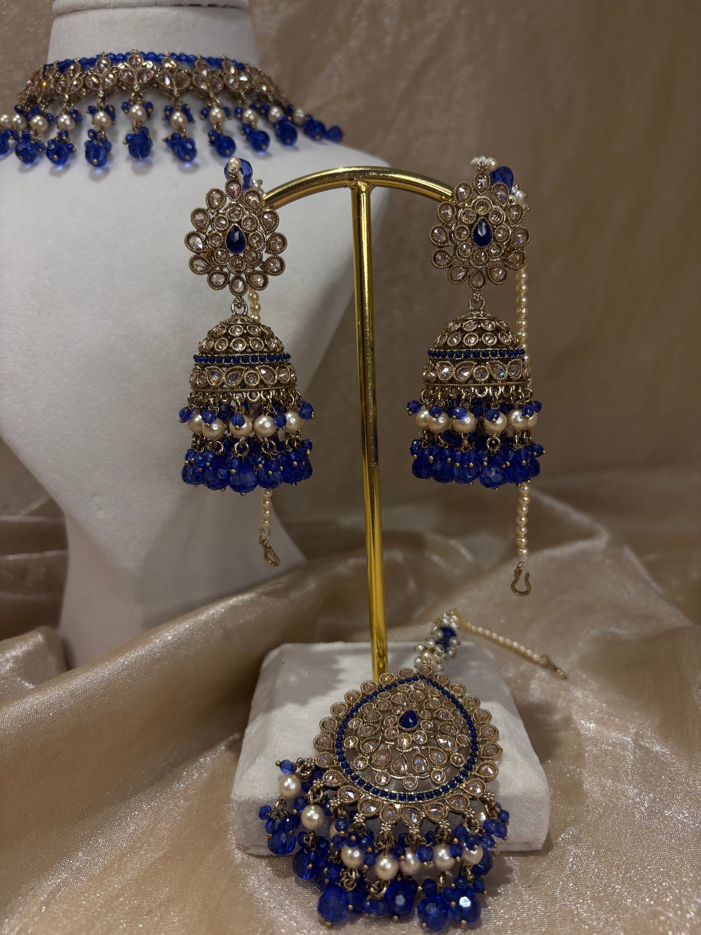Royal blue choker set