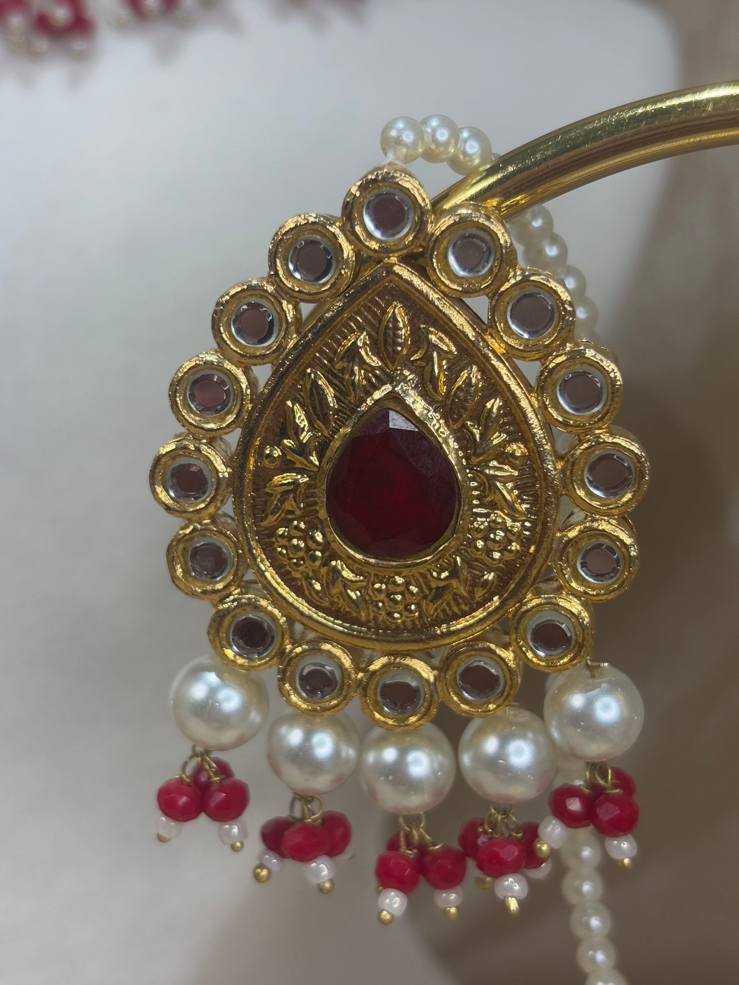 Maroon thappa kundan set